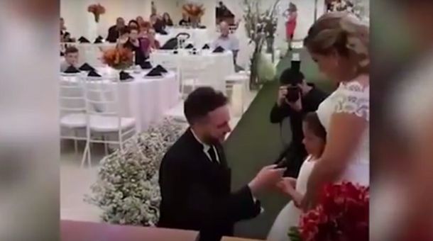 Hasta las lágrimas: se casó y emocionó a todos con el pedido que le hizo a su hijastra