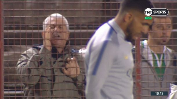 Insultos para Tevez en Argentinos