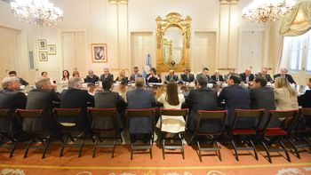 tras excluir a kicillof, milei se reunio con los gobernadores en busca de apoyo legislativo tras excluir a kicillof, milei se reunio con los gobernadores en busca de apoyo legislativo