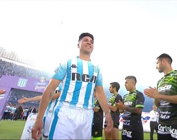¡Pasillo al campeón!: el recibimiento de los jugadores de Defensa a Racing