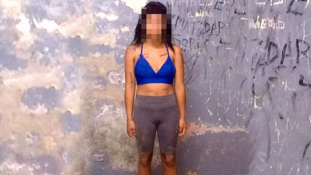 Una mujer encontró a su ex novia con un amigo y lo mató de una puñalada en el pecho