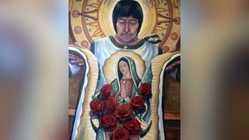 En al año 2002, en la basílica de Guadalupe, el papa Juan Pablo II canoniza al indio Juan Diego Cuauhtlatoatzin. En al año 2002, en la basílica de Guadalupe, el papa Juan Pablo II canoniza al indio Juan Diego Cuauhtlatoatzin.