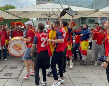Video: españoles entonaron cánticos racistas antes de la semi de la Nations League