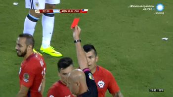 mira la temprana expulsion de marcelo diaz que dejo a chile con uno menos mira la temprana expulsion de marcelo diaz que dejo a chile con uno menos