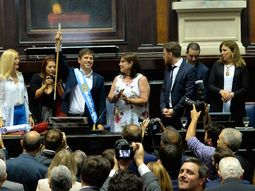 Con la presencia de Alberto y Cristina, Kicillof juró como gobernador de la Provincia