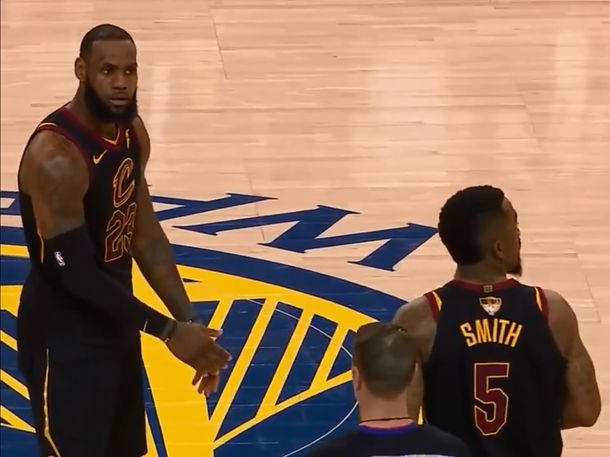 VIDEO: El increíble error de Jr. Smith y la reacción de Lebron en la final de la NBA