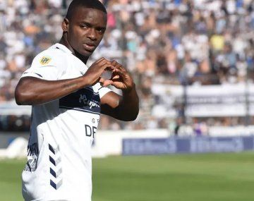 Johan Carbonero se hizo la revisión médica para Racing y causó enojo en Gimnasia