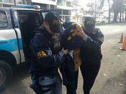 Patricia Cantreras cuando era detenida. Patricia Cantreras cuando era detenida.