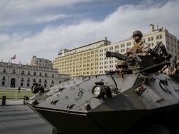 Tensión en Chile: militares reprimieron manifestantes en las calles de Santiago