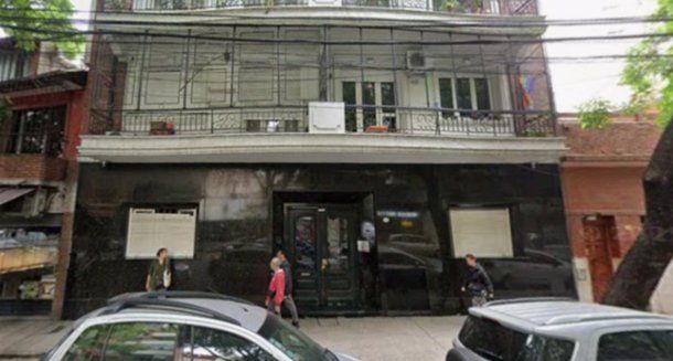 Hallan profesor muerto en su departamento de Caballito: estaba maniatado y con un trapo en la boca