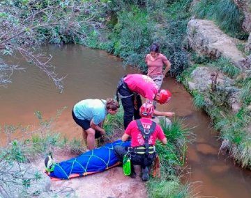 Córdoba: una joven está grave tras caerse desde un puente colgante