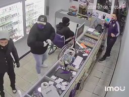 fingio una discapacidad para poder robar una joyeria con dos complices fingio una discapacidad para poder robar una joyeria con dos complices