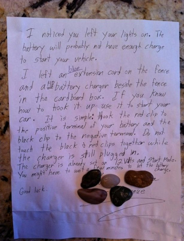 #HéroeAnónimo: se olvidó las luces prendidas y cuando volvió encontró una curiosa nota