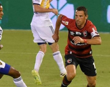 En medio del luto por la muerte del padre de Tevez