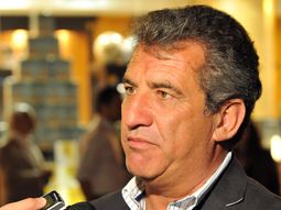 urribarri: macri deberia preocuparse por haber protegido a iron mountain urribarri: macri deberia preocuparse por haber protegido a iron mountain