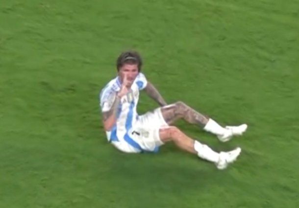 El picante cruce de Rodrigo De Paul con el entrenador de Canadá