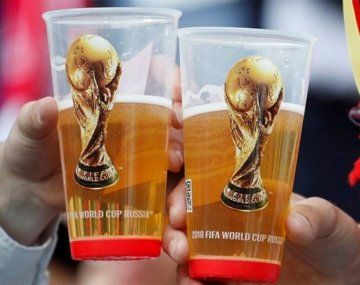 Mundial de Qatar 2022: habilitaron la venta de bebidas alcohólicas fuera de los estadios