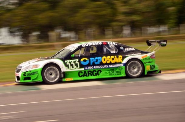 Micheloud ganó cómodo la carrera de Top Race en Rosario