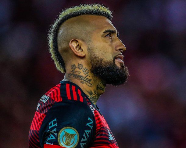 La crítica de Arturo Vidal a Alejandro Garnacho tras su golazo de chilena