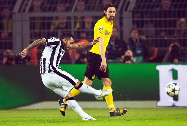 Con dos goles y una asistencia de Tévez, Juventus goleó al Dortmund