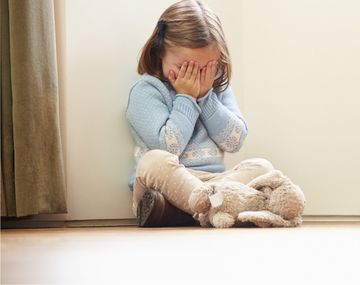 Detienen a un hombre que pedía fotos de menores desnudos para un casting