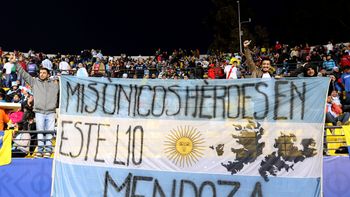 el color de los hinchas de argentina y colombia el color de los hinchas de argentina y colombia