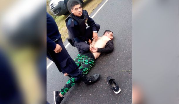 El cantante fue detenido sobre la Ruta 11