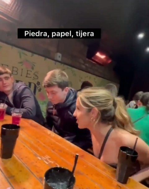 Viral: el piedra, papel o tijera que concientiza sobre capacidades diferentes y causa furor en las redes