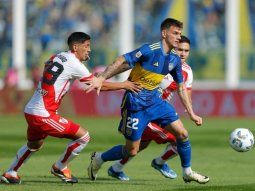 paulo diaz y luis advincula brindan una conferencia en la previa al superclasico