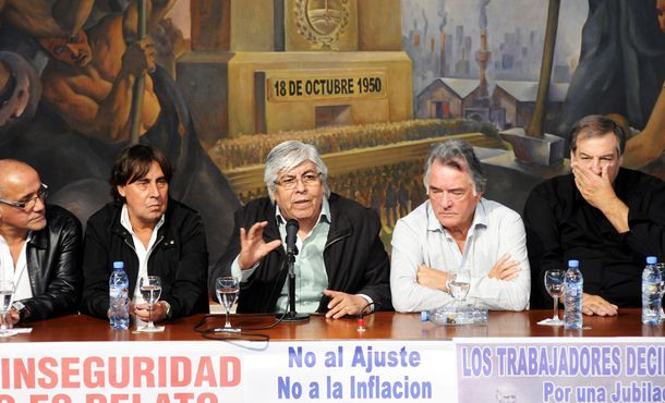 Moyano y Barrionuevo, preocupados por los equipos económicos de precandidatos