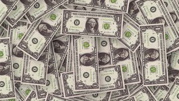 El dólar sigue escalando en junio y se acerca a los 40 pesos, valor que solo tocó dos veces en el último año y medio. El dólar sigue escalando en junio y se acerca a los 40 pesos, valor que solo tocó dos veces en el último año y medio.