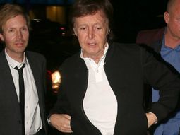 Sin la ayuda de sus amigos: sir Paul McCartney se quedó afuera de una fiesta
