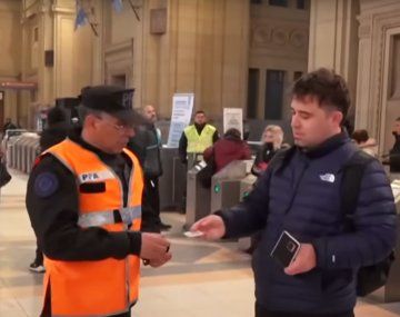 Pidieron documentos a pasajeros de tren en la previa a la marcha por Cristina