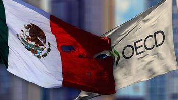 Se aprueba en 1994 el ingreso de México a la OCDE. Se aprueba en 1994 el ingreso de México a la OCDE.