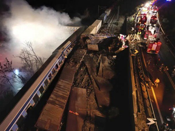 Trágico choque de trenes en Grecia: al menos 36 muertos y 85 heridos