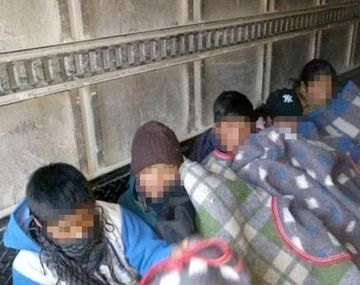 Escándalo: trasladaron en un camión frigorífico a los alumnos