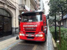 Confusión en el centro: creyeron que había caído un rayo, pero era un asado en la terraza