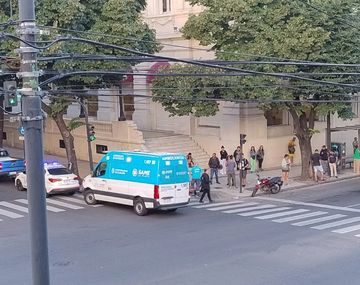 Brutal ataque en La Plata: una mujer terminó inconsciente a la salida de un boliche