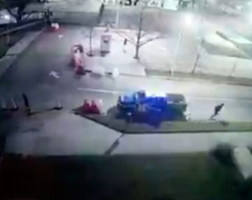 Así se escapó el delincuente desde el patrullero