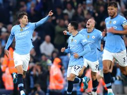 Manchester City rescató un empate agónico ante Arsenal y sigue líder en la Premier League