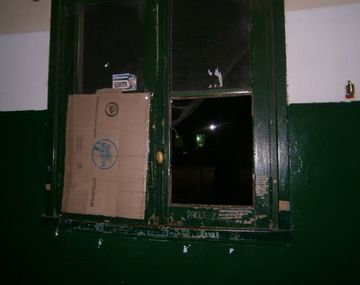 Denuncian gran deterioro de una escuela secundaria