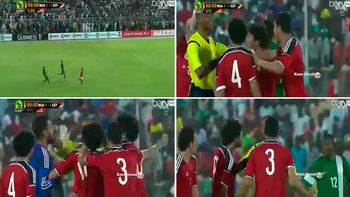 un jugador quedo mano a mano...¡pero el arbitro termino el partido! un jugador quedo mano a mano...¡pero el arbitro termino el partido!