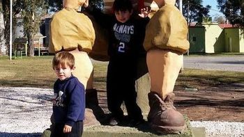 monumento al chavo genero polemica monumento al chavo genero polemica