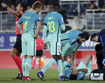 Sergio Busquets se retiró lesionado tras una dura entrada
