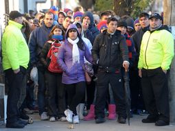 hinchas de san lorenzo acampan para entrar a la final de la libertadores hinchas de san lorenzo acampan para entrar a la final de la libertadores