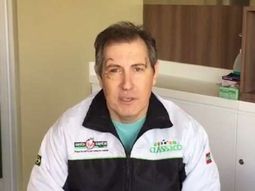 Henzel es el único de los periodista que iba en el avión que pudo sobrevivir Henzel es el único de los periodista que iba en el avión que pudo sobrevivir