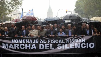 ¿quienes son los que encabezaron la marcha del silencio por nisman? ¿quienes son los que encabezaron la marcha del silencio por nisman?