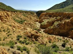 Un paseo distinto por las áridas tierras del cordón de Famatina Un paseo distinto por las áridas tierras del cordón de Famatina