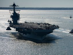 El nuevo y más caro portaaviones nuclear ya forma parte de la flota de Estados Unidos