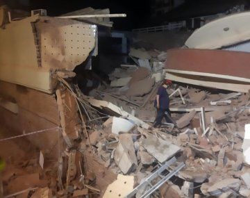 Se derrumbó un hotel de diez pisos en Villa Gesell